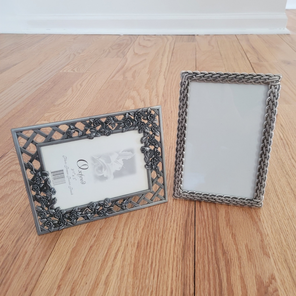 Silver Decorative Picture Frames (2x)